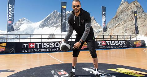 天梭表全球大使Tony Parker,雪地現超威球技