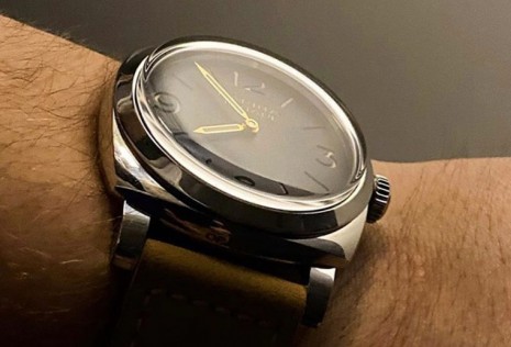 錶殼或鏡面的刮痕通常都怎麼產生的？