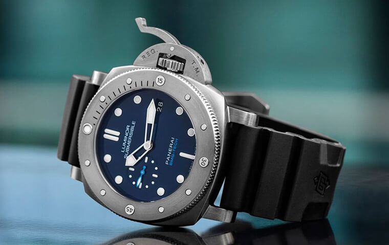 非一般不鏽鋼潛水錶 沛納海692的BMG-TECH錶殼採用的是金屬玻璃或稱液態金屬材質