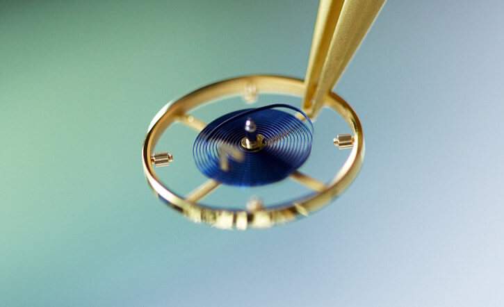 勞力士Parachrom藍游絲不只好看 抗磁能力也是一把罩