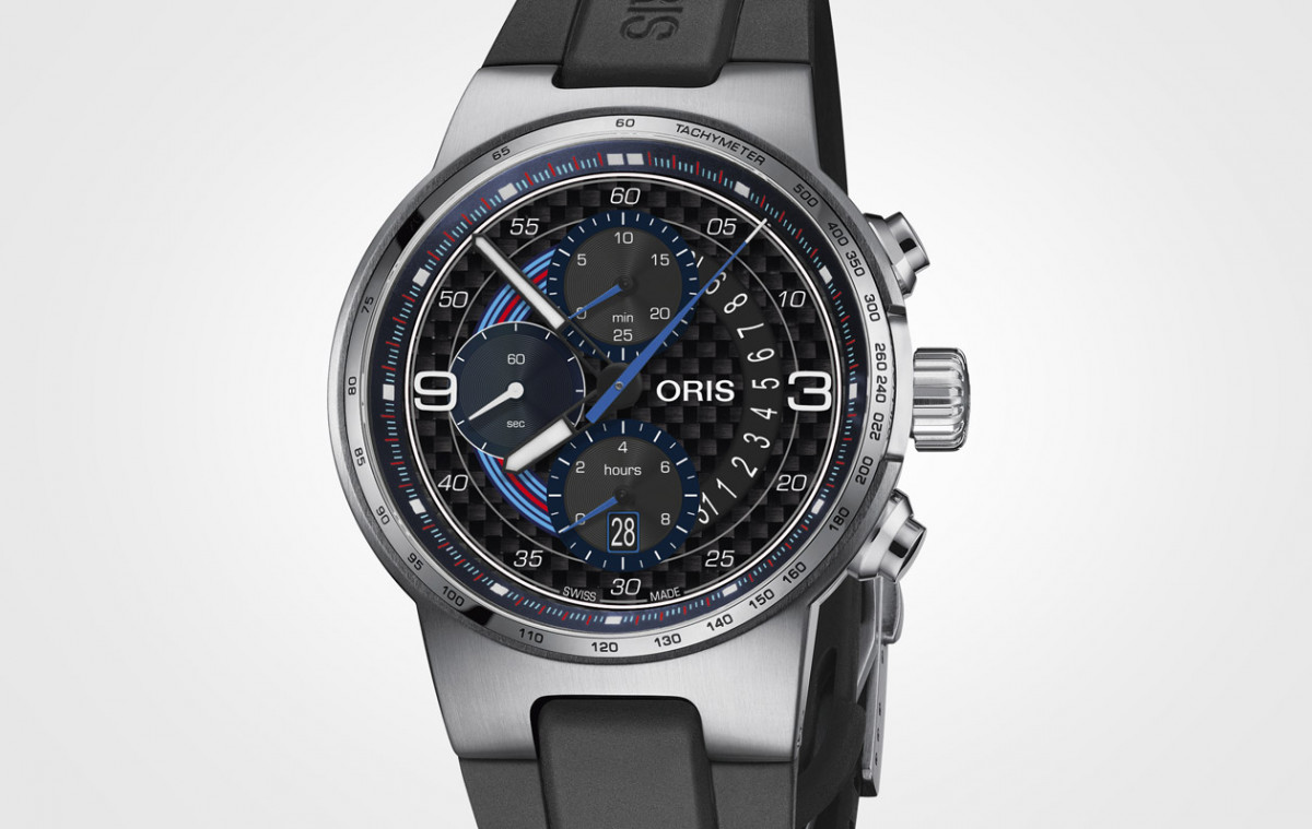 会联想到赛车狂奔的条纹 ORIS Martini Racing限量版