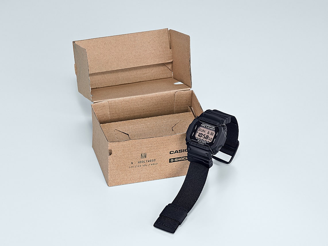低调但绝对讨喜的军规风格 G-SHOCK x N.HOOLYWOOD DW-D5600NH