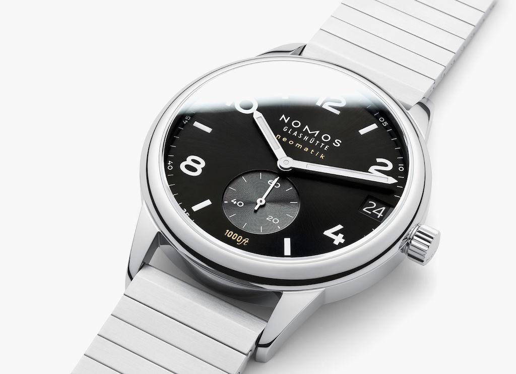 文青开始变Man了  NOMOS Club Sport