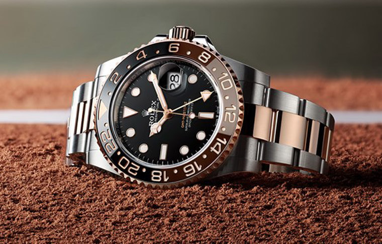 GMT手錶該如何使用雙向旋轉錶圈顯示第三地時間