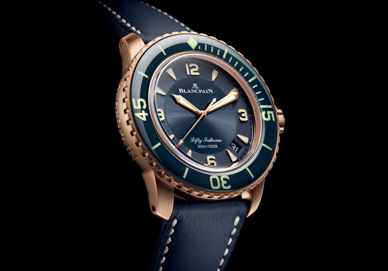 宝珀五十噚系列第一次用陶瓷材质打造面盘搭配玫瑰金展现高级表质感