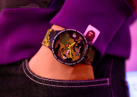 SWATCH联手BAPE打造以世界城市为主题的Big Bold限量表
