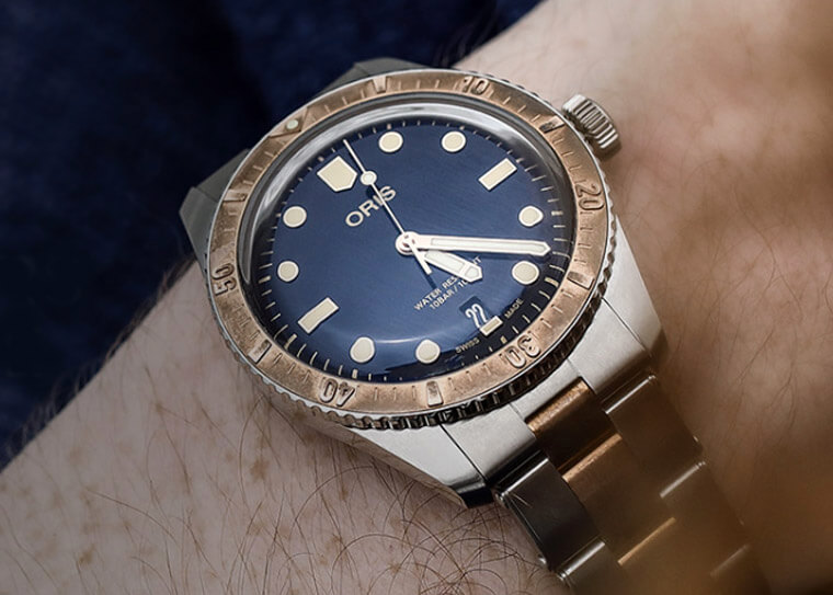 ORIS 65潜水表不只表壳是半铜,连表带也半铜化了