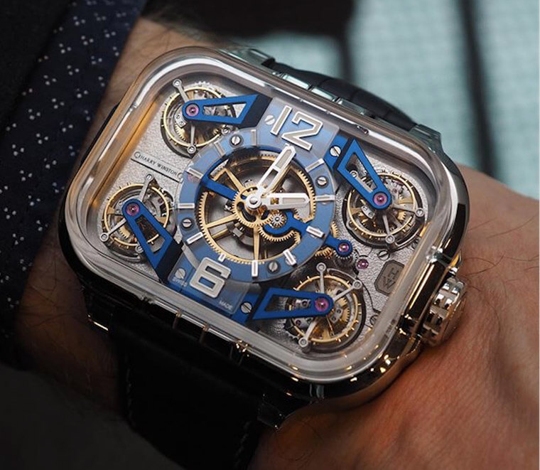 陀飞轮装置包括宝璣、PP、VC、AP等大厂都会做 但是第一个做出四陀飞轮的却不是它们