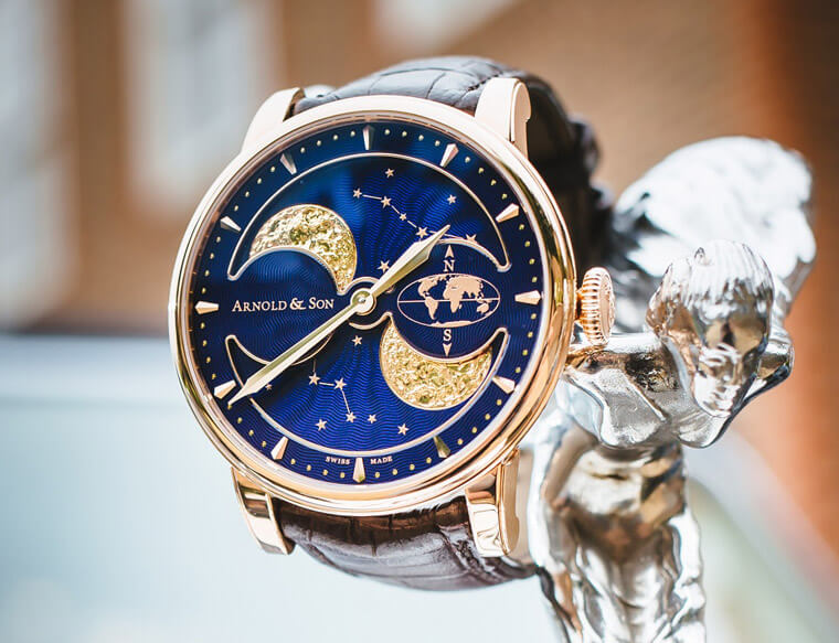 亚诺HM南北半球万年月相表一次把星空和两个月亮放到面盘上