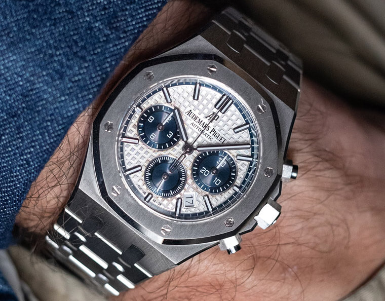 爱彼皇家橡树计时表尺寸小一点男女都可接受