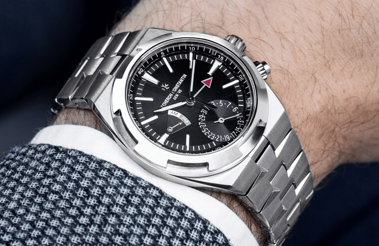 鋼殼黑面百搭又耐看 實用至上的江詩丹頓Overseas兩地時間手錶