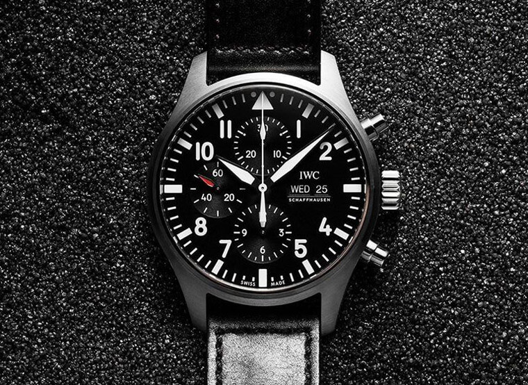 IWC招牌的正统飞行表基因 日历加计时功能好用也实用
