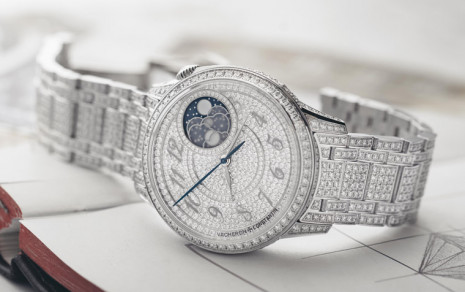 江诗丹顿伊灵月相珠宝表镶嵌超过1000颗钻石  打造手上的满天星