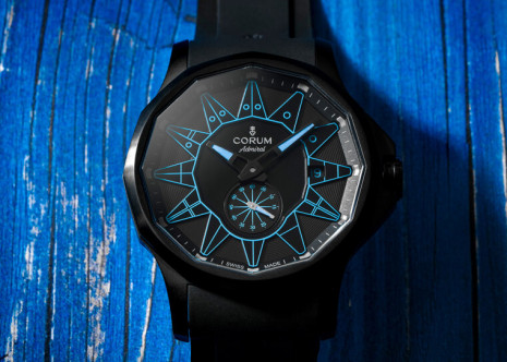 昆仑为海军上将系列限量表披上黑色PVD加彩色海事旗刻度