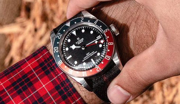 3步骤瞭解帝舵百事圈Black Bay GMT两地时间功能如何操作