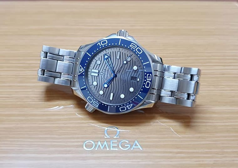 去年等到今年終於拿到手 海馬潛水300米開箱