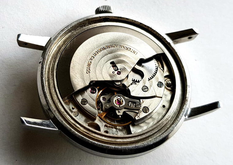 IWC這系列自動機芯曾和PP、勞力士和歐米茄齊名