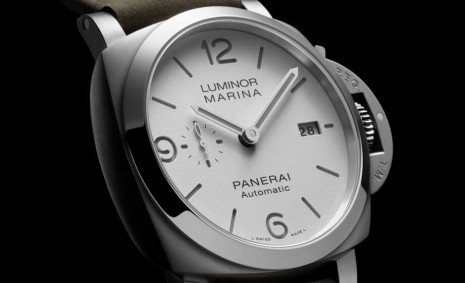 沛納海PAM01314出現品牌首見的白色三明治面盤設計令人耳目一新