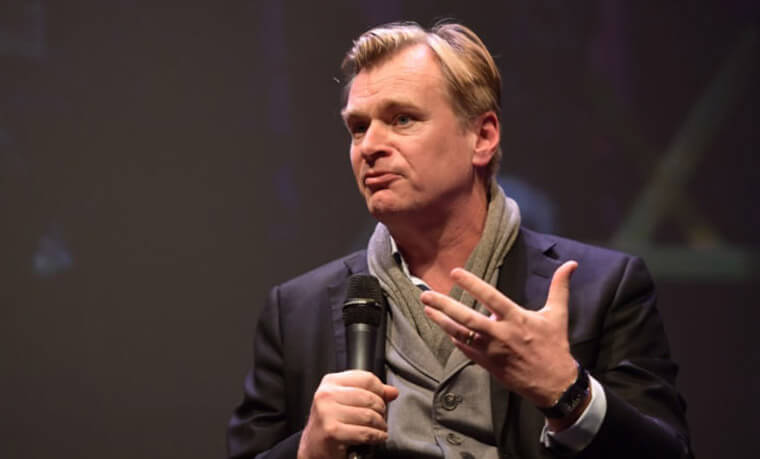 《天能》大导演诺兰爱表和黑暗骑士有关