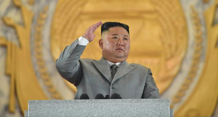 北韩75周年金正恩阅兵感动落泪，手上名表自然露出