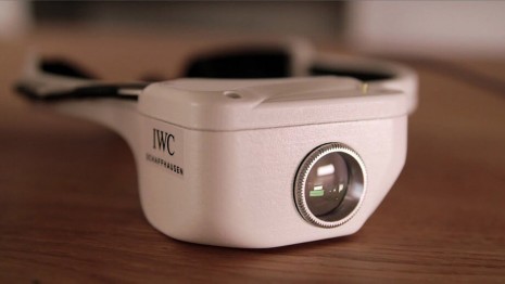 IWC研發嶄新放大鏡科技讓人親身體驗製錶師視角