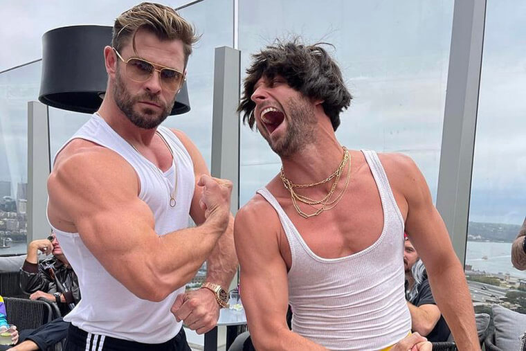 雷神索爾參加復古趴大秀肌肉和最愛的金錶