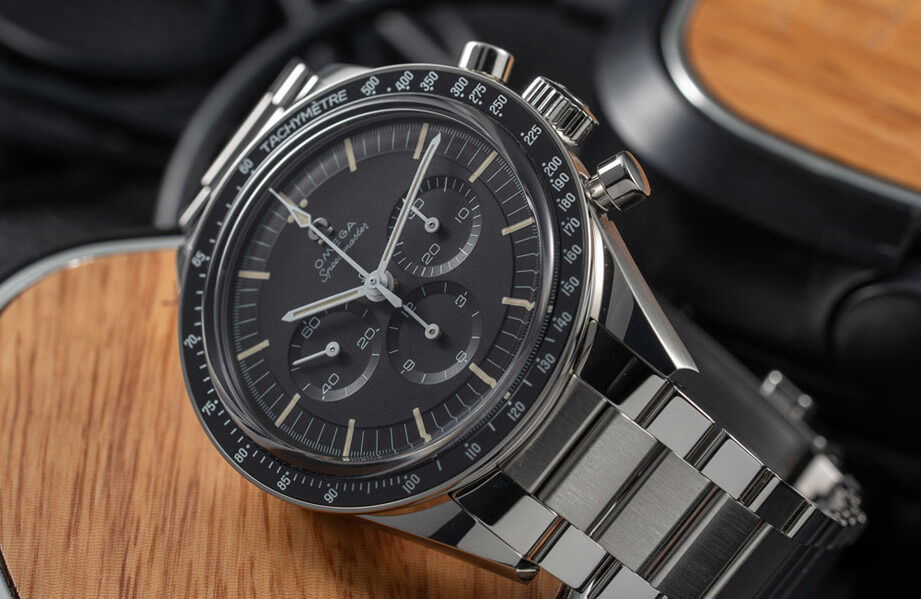 外媒评点欧米茄超霸321不锈钢登月表 优点缺点一次看