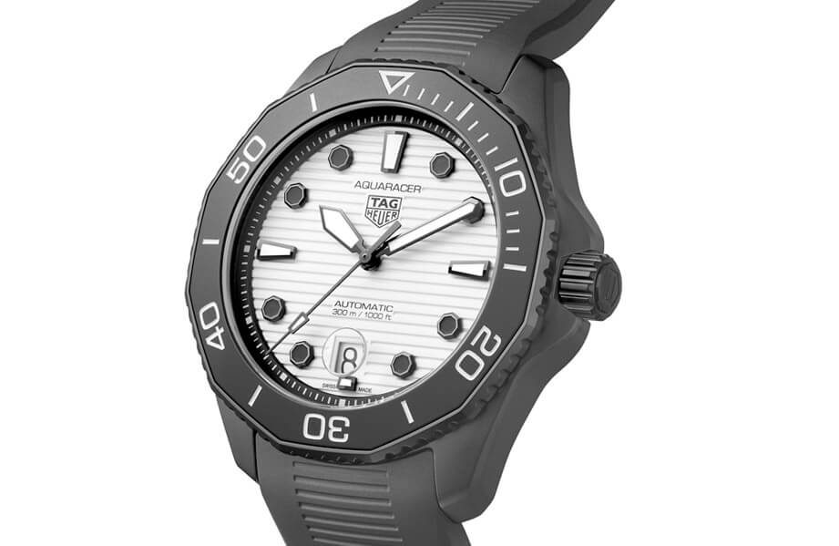 泰格豪雅新款Aquaracer潛水錶有1980年代007電影龐德御用錶的影子