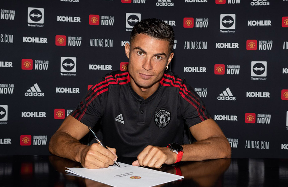 C罗重返英超曼联 签约记者会罕见佩戴一款智能表