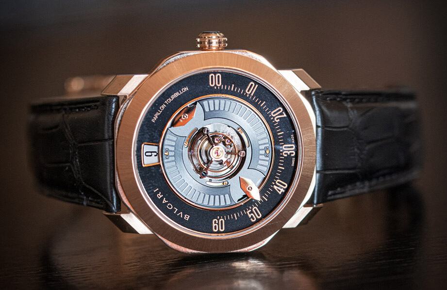 中置陀飛輪加蝴蝶分鐘顯示 寶格麗Octo Roma詮釋創意複雜工藝