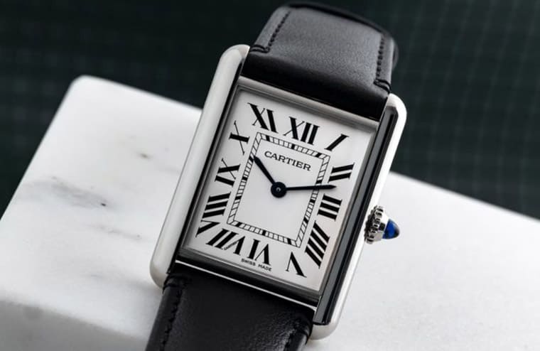 卡地亞Tank Must太陽能光電機芯手錶獨有的特殊設計