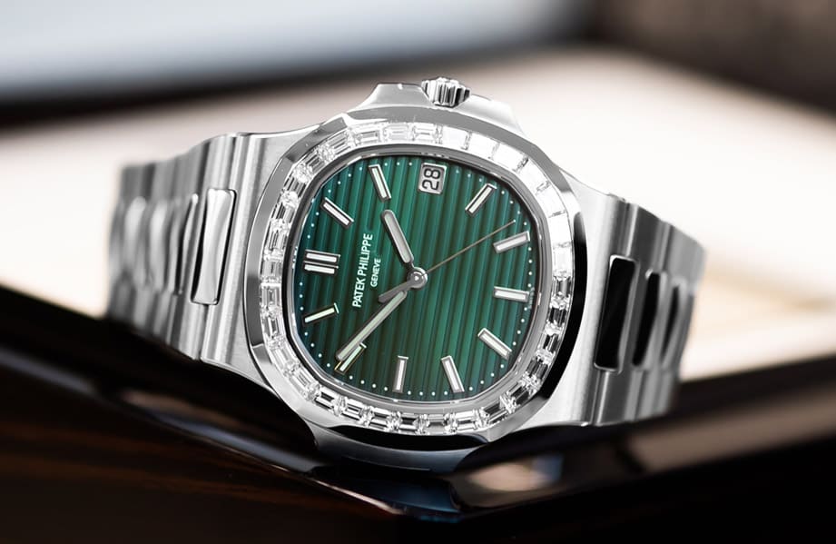 欧洲线上拍卖以破纪录价格售出PP绿面镶钻金鹰5711