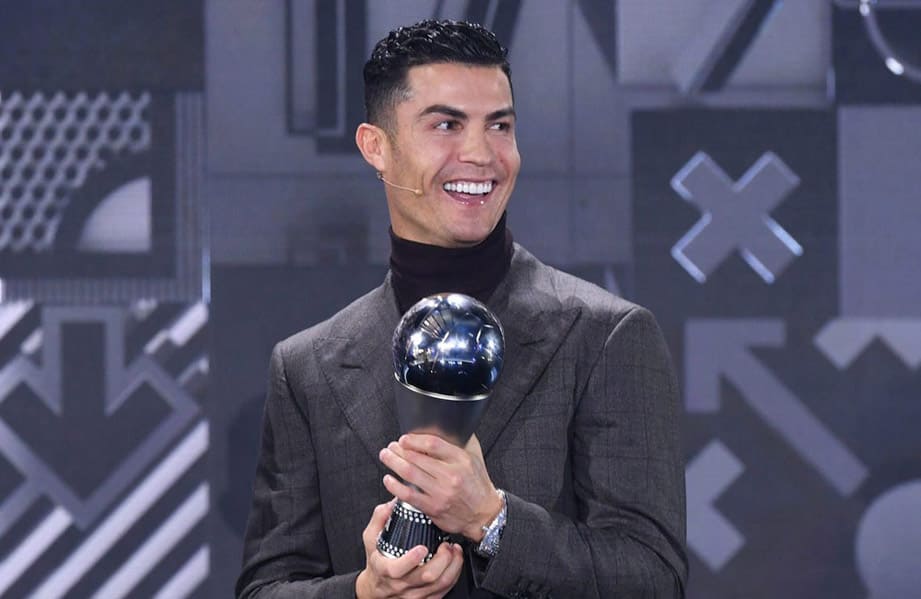 C羅獲頒FIFA年度特別獎，這次又戴了什麼令人驚奇的大錶？