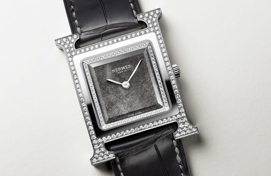 爱马仕Heure H系列第一次使用彩色半宝石制作面盘