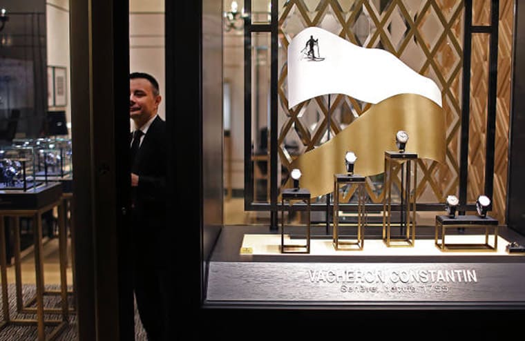 俄乌战争开打 俄罗斯富豪开始爆买高级手表？！