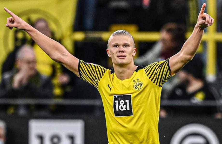 這才是神隊友！足壇新星轉隊前送給隊友職員每人一支勞力士或歐米茄名錶