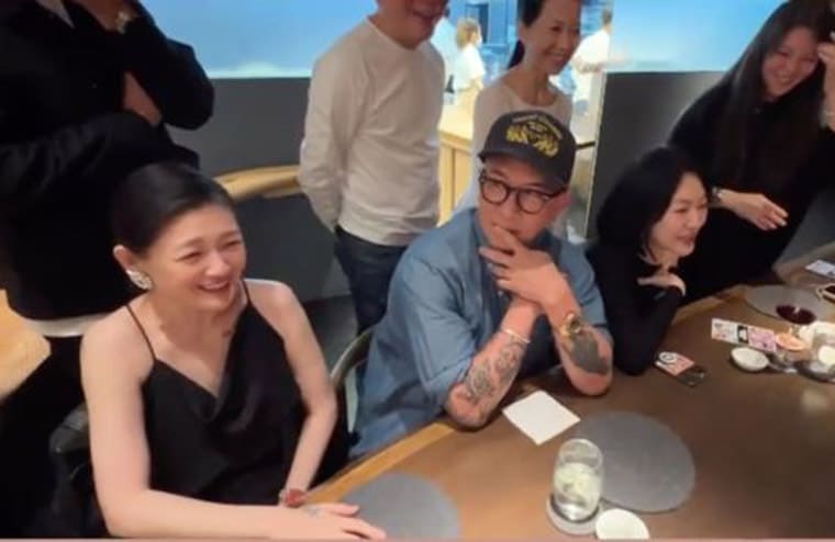 具俊曄、大S夫婦難得和周杰倫、JJ大咖吃飯看魔術  手上夯錶自然露出