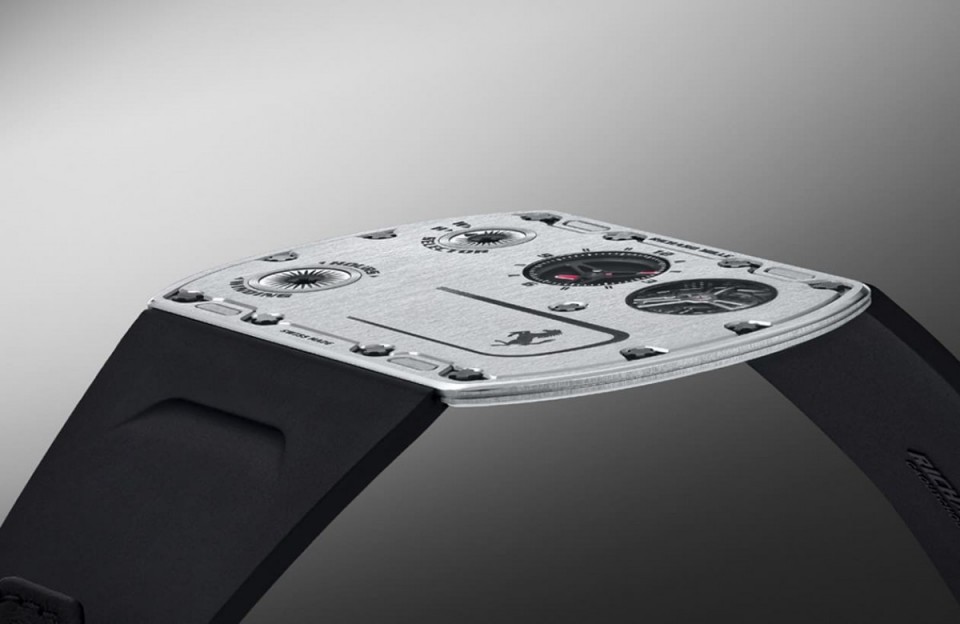 RICHARD MILLE與法拉利第一款聯名錶改寫超薄手錶紀錄