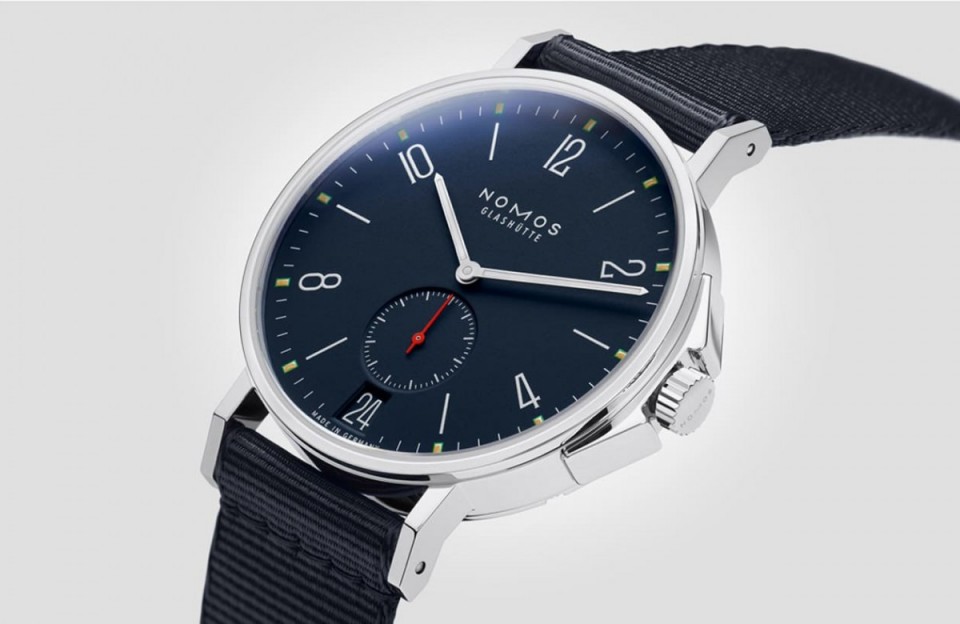 「正装、运动两相宜」 推荐德国NOMOS Ahoi小三针机械表四个理由