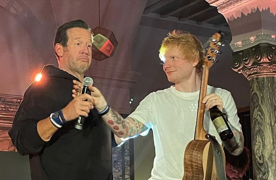 AP藍色陶瓷皇家橡樹萬年曆搶頭香！幸運兒讓人有點意外