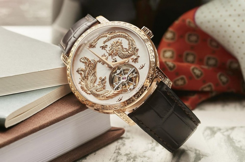 江诗丹顿Traditionnelle陀飞轮结合龙凤金雕展现精妙工艺水准