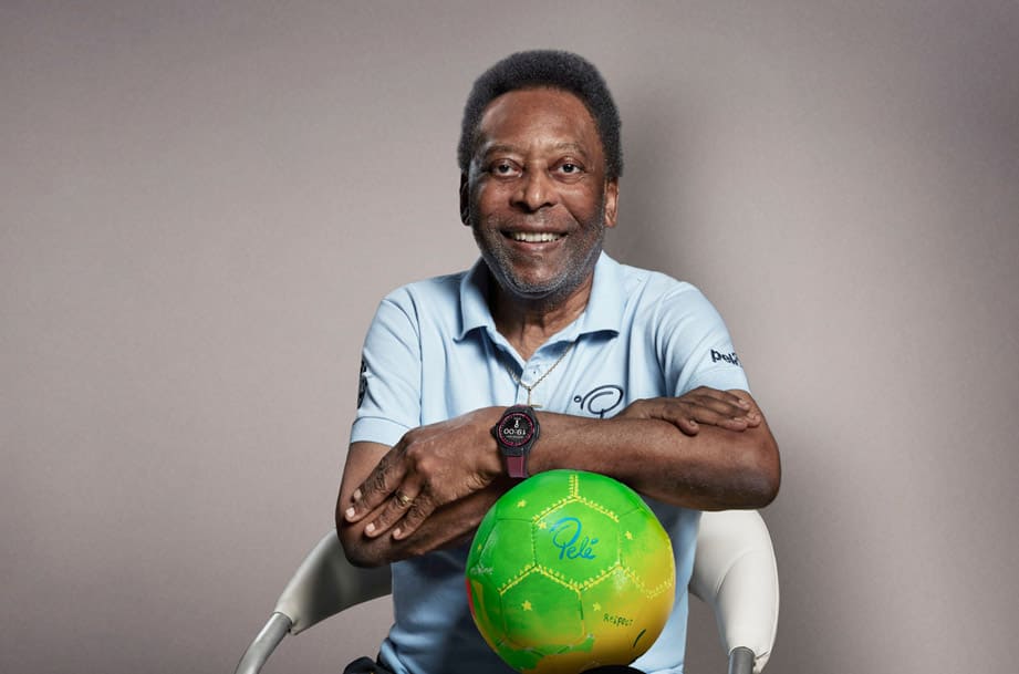 巴西球王比利逝世 世足赛前佩戴这支表合影成绝响