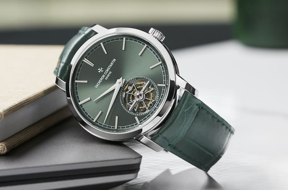 江詩丹頓Traditionnelle陀飛輪以綠色面盤搭鉑金錶殼展現搶眼現代感