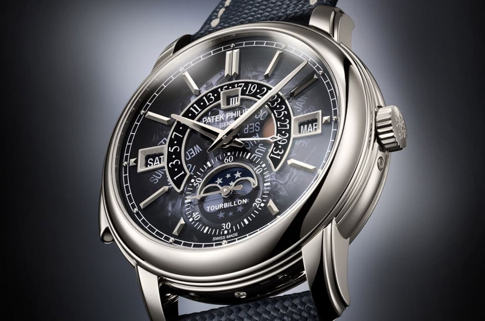 集结三问、万年历与陀飞轮的5316/50P 改款换上蓝宝石面盘展现高复杂结构