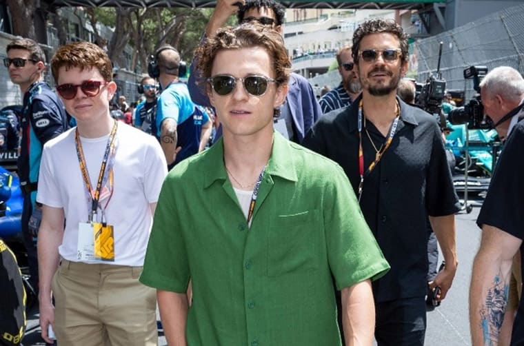 「蜘蛛人」汤姆霍兰德观看F1  特地挑选一支经典赛车表应景陪伴