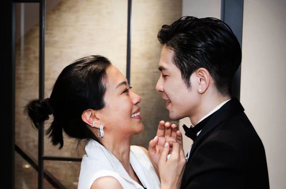 萧敬腾向经纪人Summer求婚成功  PP夯表、破亿钻戒真情露出