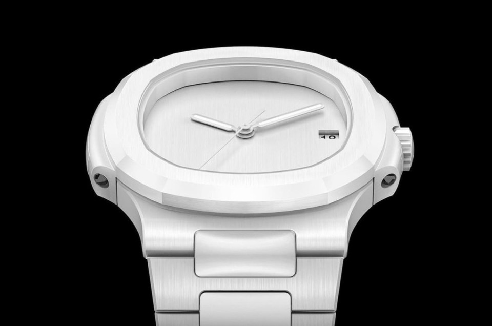 純白金鷹5711 面盤開放客製化 “想放什麼圖案都可以”