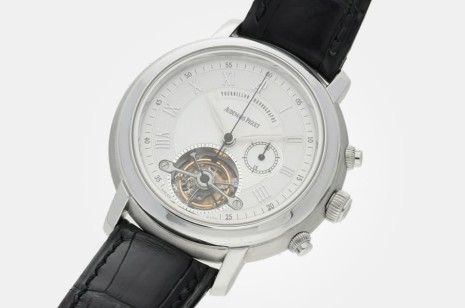 裕隆前董座嚴凱泰名錶遭離奇變賣引發關注