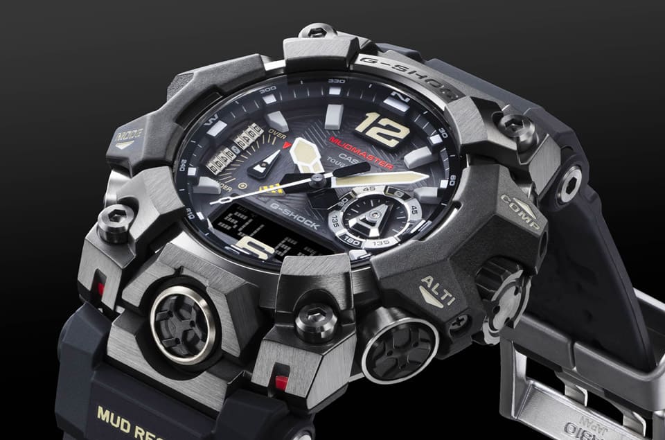 G-SHOCK MUDMASTER金屬搭碳纖維樹脂強化保護性 內建三重感測器探險很放心