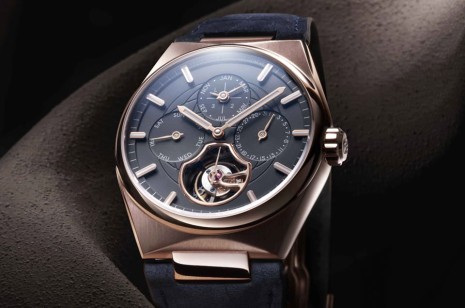 康斯登研发百万级Highlife限量表 身兼陀飞轮和万年历双重复杂功能